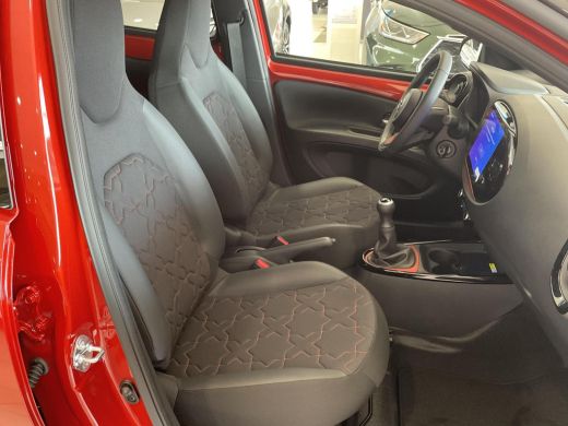 Toyota Aygo X 1.0 VVT-i MT Envy | Nieuw uit voorraad leverbaar | ActivLease financial lease