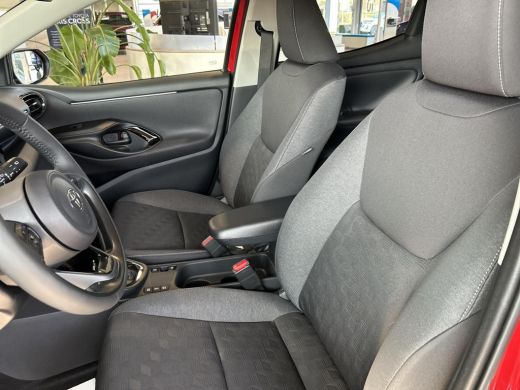 Toyota Yaris 1.5 Hybrid 115 Dynamic ActivLease financial lease