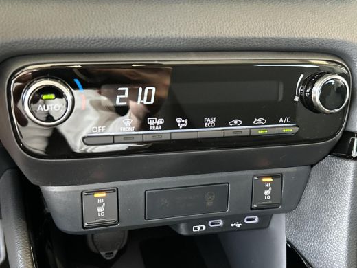 Toyota Yaris 1.5 Hybrid 115 Dynamic ActivLease financial lease
