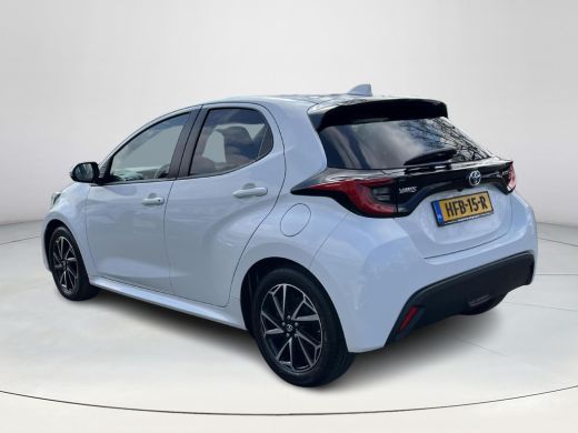Toyota Yaris 1.5 Hybrid Dynamic | Carplay | Stoelverwarming | Licht metalen velgen | LED koplampen | ActivLease financial lease