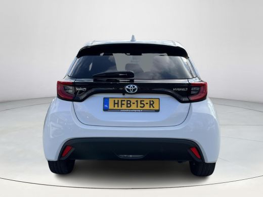 Toyota Yaris 1.5 Hybrid Dynamic | Carplay | Stoelverwarming | Licht metalen velgen | LED koplampen | ActivLease financial lease