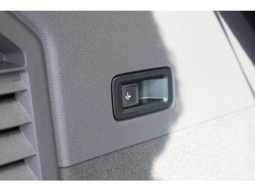 Volkswagen Multivan eHybrid | Bulli | 4Motion | L2 | 245 PK | Alcantara | Panoramadak | Trekhaak | Camera ActivLease financial lease
