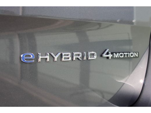 Volkswagen Multivan eHybrid | Bulli | 4Motion | L2 | 245 PK | Alcantara | Panoramadak | Trekhaak | Camera ActivLease financial lease