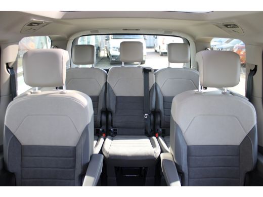 Volkswagen Multivan eHybrid | Bulli | 4Motion | L2 | 245 PK | Alcantara | Panoramadak | Trekhaak | Camera ActivLease financial lease