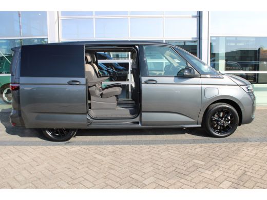 Volkswagen Multivan eHybrid | Bulli | 4Motion | L2 | 245 PK | Alcantara | Panoramadak | Trekhaak | Camera ActivLease financial lease