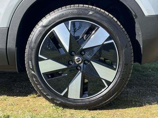 Volvo  EX40 Single Motor Extended Range Plus 82 kWh | Black Pakket | Elektr. Stoelen | Camera | Pilot Assist | ActivLease financial lease