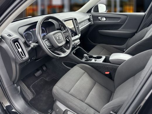 Volvo  XC40 T2 A/T Momentum Core | 17" | Stoelverwarming | ActivLease financial lease