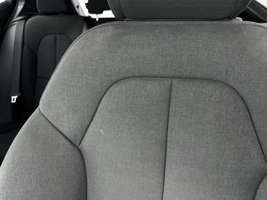 Volvo  XC40 T2 A/T Momentum Core | 17" | Stoelverwarming | ActivLease financial lease