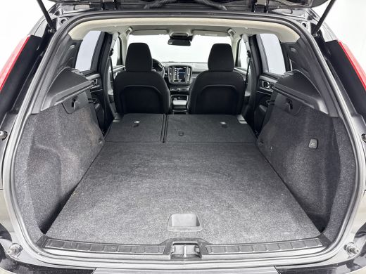 Volvo  XC40 T2 A/T Momentum Core | 17" | Stoelverwarming | ActivLease financial lease