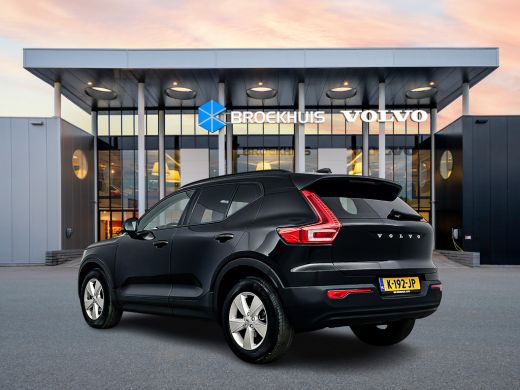 Volvo  XC40 T2 A/T Momentum Core | 17" | Stoelverwarming | ActivLease financial lease