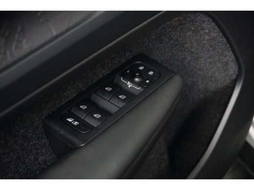 Volvo  XC40 Volvo Recharge Core 70 kWh | Climate-Pack: Warmtepomp | Stuur/stoelverwarming | Camera | Getint g... ActivLease financial lease
