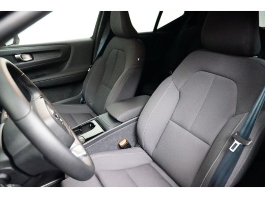 Volvo  XC40 Volvo Recharge Core 70 kWh | Climate-Pack: Warmtepomp | Stuur/stoelverwarming | Camera | Getint g... ActivLease financial lease