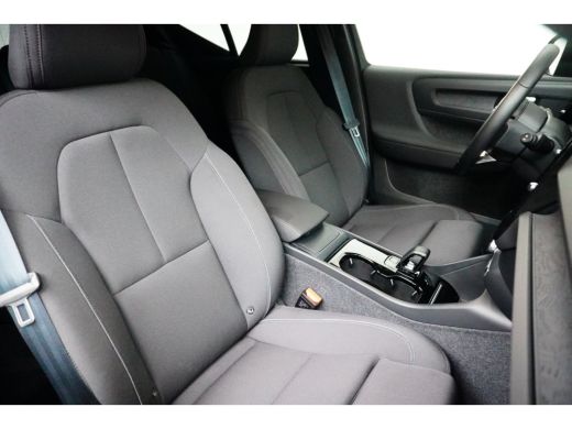 Volvo  XC40 Volvo Recharge Core 70 kWh | Climate-Pack: Warmtepomp | Stuur/stoelverwarming | Camera | Getint g... ActivLease financial lease