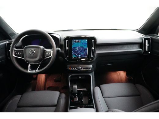 Volvo  XC40 Volvo Recharge Core 70 kWh | Climate-Pack: Warmtepomp | Stuur/stoelverwarming | Camera | Getint g... ActivLease financial lease