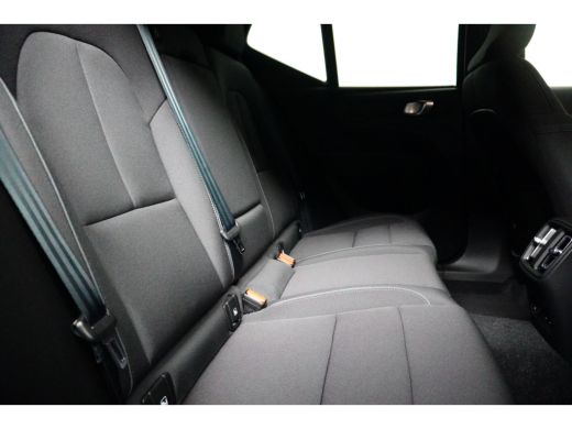 Volvo  XC40 Volvo Recharge Core 70 kWh | Climate-Pack: Warmtepomp | Stuur/stoelverwarming | Camera | Getint g... ActivLease financial lease