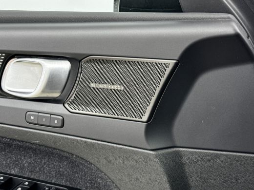 Volvo  XC40 Recharge P8 AWD R-Design | 20" | Panoramadak | 360 Camera | Harman Kardon | Elektr. verst. stoele... ActivLease financial lease