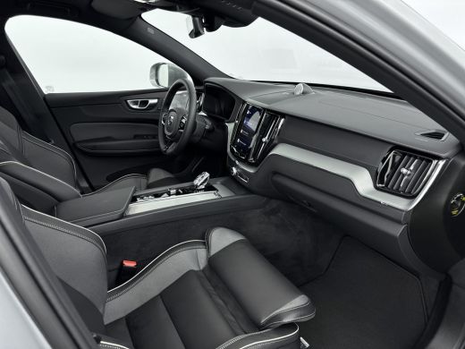 Volvo  XC60 T8 Recharge Ultimate Bright | 21" | Luchtvering | B&W | 360 Camera | Gelaagd glas | Trekhaak | Pa... ActivLease financial lease