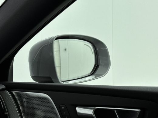 Volvo  XC60 T8 Recharge Ultimate Bright | 21" | Luchtvering | B&W | 360 Camera | Gelaagd glas | Trekhaak | Pa... ActivLease financial lease