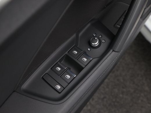 Audi A3 Sportback 40 TFSi e 204 Pk Automaat S-Line | Full LED | 18 Inch | Adaptive Cruise | App Connect |... ActivLease financial lease