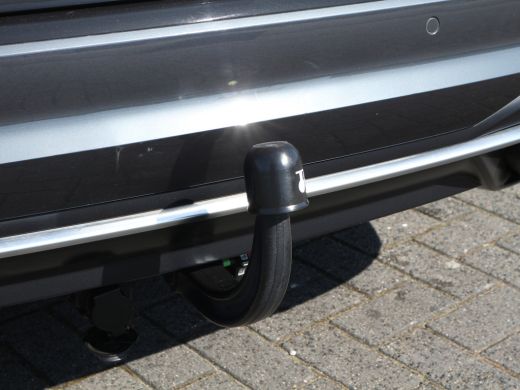 Audi A4 Avant 35 TFSI Launch edition Business TREKHAAK 1e EIG AUTOMAAT ActivLease financial lease