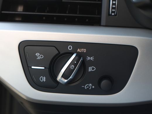 Audi A4 Avant 35 TFSI Launch edition Business TREKHAAK 1e EIG AUTOMAAT ActivLease financial lease