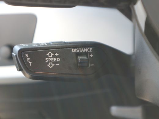 Audi A4 Avant 35 TFSI Launch edition Business TREKHAAK 1e EIG AUTOMAAT ActivLease financial lease