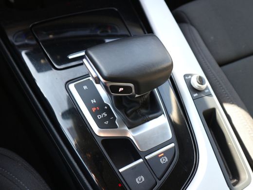 Audi A4 Avant 35 TFSI Launch edition Business TREKHAAK 1e EIG AUTOMAAT ActivLease financial lease