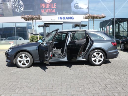 Audi A4 Avant 35 TFSI Launch edition Business TREKHAAK 1e EIG AUTOMAAT ActivLease financial lease