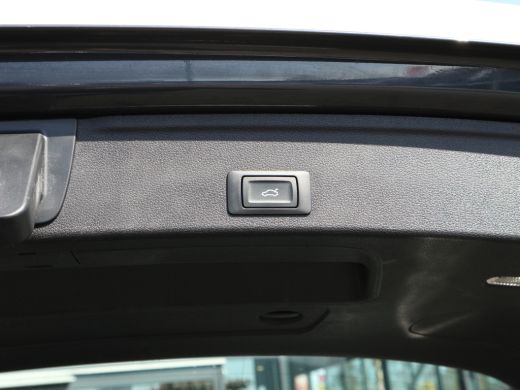 Audi A4 Avant 35 TFSI Launch edition Business TREKHAAK 1e EIG AUTOMAAT ActivLease financial lease