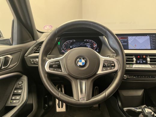 BMW 1-serie BMW 118i Executive Edition | Apple Carplay/Android Auto|telefoonintegratie premium | Bandenspanni... ActivLease financial lease