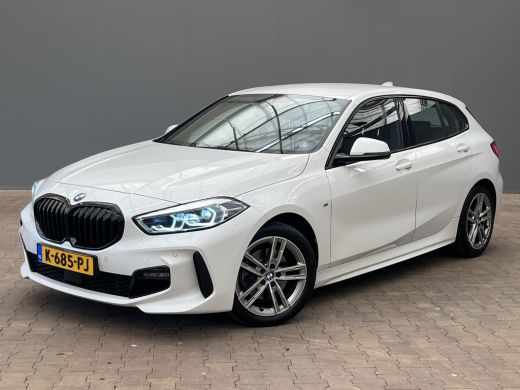 BMW 1-serie BMW 118i Executive Edition | Apple Carplay/Android Auto|telefoonintegratie premium | Bandenspanni... ActivLease financial lease