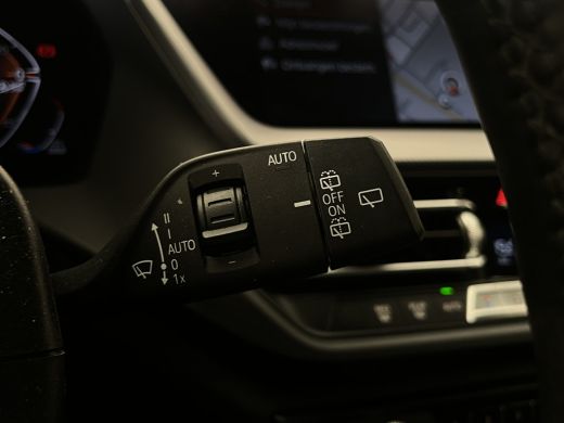 BMW 1-serie BMW 118i Executive Edition | Apple Carplay/Android Auto|telefoonintegratie premium | Bandenspanni... ActivLease financial lease