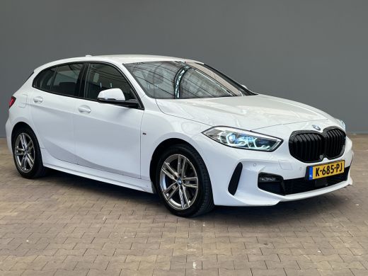 BMW 1-serie BMW 118i Executive Edition | Apple Carplay/Android Auto|telefoonintegratie premium | Bandenspanni... ActivLease financial lease