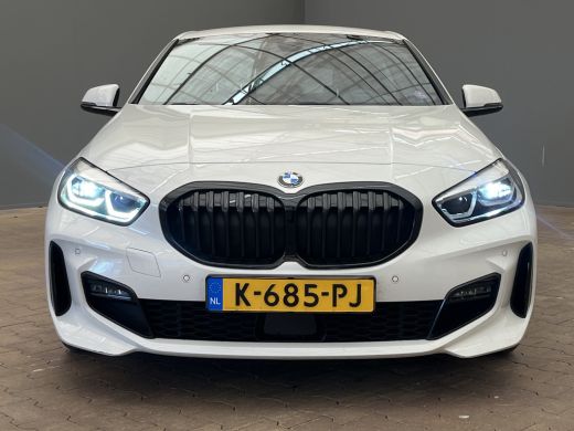 BMW 1-serie BMW 118i Executive Edition | Apple Carplay/Android Auto|telefoonintegratie premium | Bandenspanni... ActivLease financial lease