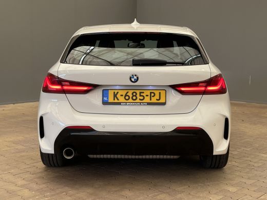 BMW 1-serie BMW 118i Executive Edition | Apple Carplay/Android Auto|telefoonintegratie premium | Bandenspanni... ActivLease financial lease