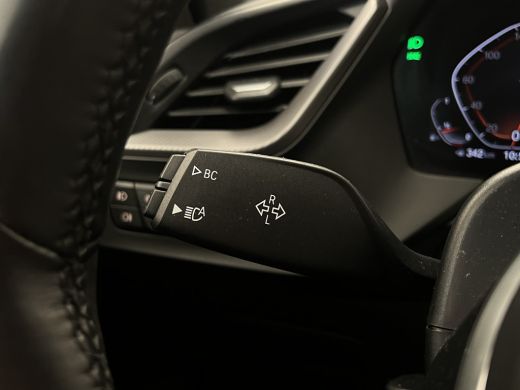 BMW 1-serie BMW 118i Executive Edition | Apple Carplay/Android Auto|telefoonintegratie premium | Bandenspanni... ActivLease financial lease