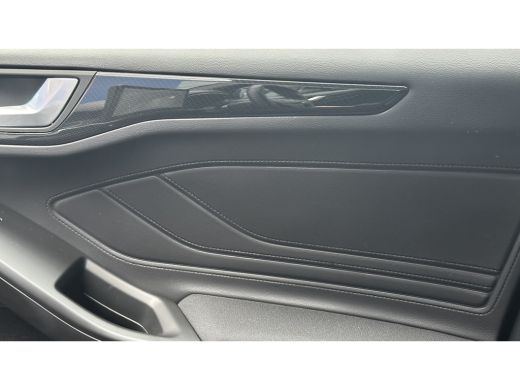 Ford Focus Ford 1.0 EcoBoost Hybrid ST Line X| Stuurwiel verwarmd | Verwarmde voorruit | Voorstoelen verwarm... ActivLease financial lease