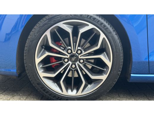 Ford Focus Ford 1.0 EcoBoost Hybrid ST Line X| Stuurwiel verwarmd | Verwarmde voorruit | Voorstoelen verwarm... ActivLease financial lease