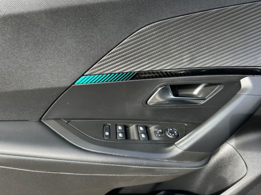 Peugeot 2008 1.2 PureTech Allure Pack Automaat | App Connect ActivLease financial lease