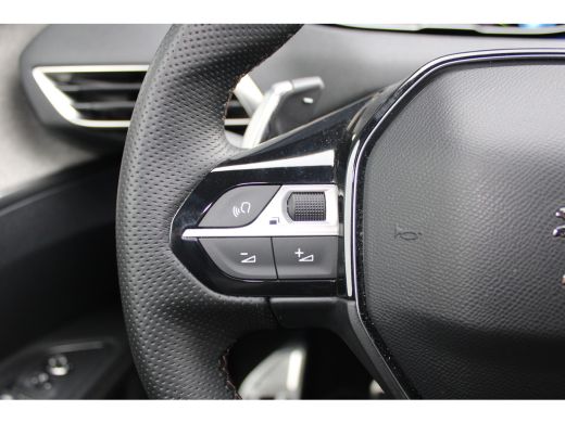 Peugeot 3008 Peugeot 1.6 HYbrid 225 pk GT | panorama dak| | Achteruitrijcamera | Afwijkende dakkleur | Apple C... ActivLease financial lease