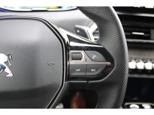 Peugeot 3008 Peugeot 1.6 HYbrid 225 pk GT | panorama dak| | Achteruitrijcamera | Afwijkende dakkleur | Apple C... ActivLease financial lease