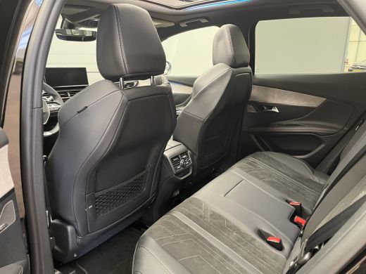 Peugeot 3008 Peugeot 1.6 HYbrid 225 GT Black Pack | Panoramisch Kanteldak | Elec.Stoel | Massage | Elec.Klep |... ActivLease financial lease