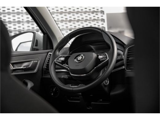 Skoda Karoq 1.5 TSI ACT Business Edition Plus | Trekhaak | Adapt. Cruise | Camera | Carplay ActivLease financial lease
