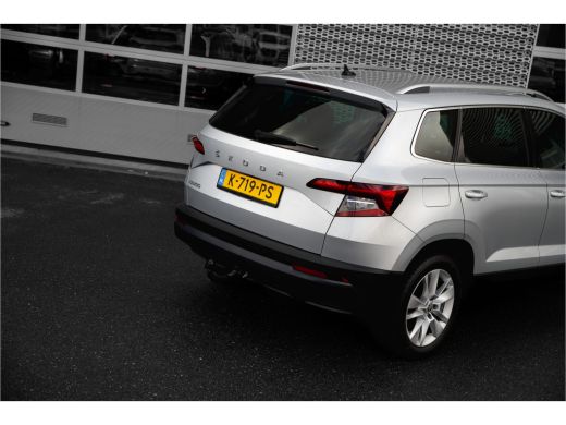 Skoda Karoq 1.5 TSI ACT Business Edition Plus | Trekhaak | Adapt. Cruise | Camera | Carplay ActivLease financial lease