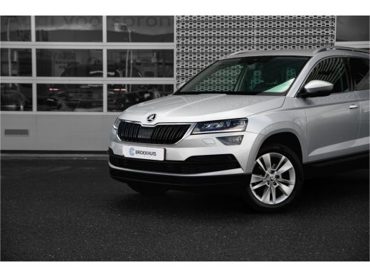 Skoda Karoq 1.5 TSI ACT Business Edition Plus | Trekhaak | Adapt. Cruise | Camera | Carplay ActivLease financial lease