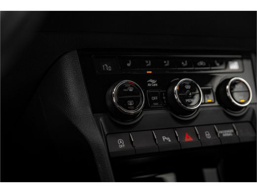 Skoda Karoq 1.5 TSI ACT Business Edition Plus | Trekhaak | Adapt. Cruise | Camera | Carplay ActivLease financial lease