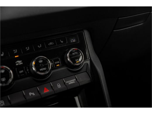 Skoda Karoq 1.5 TSI ACT Business Edition Plus | Trekhaak | Adapt. Cruise | Camera | Carplay ActivLease financial lease