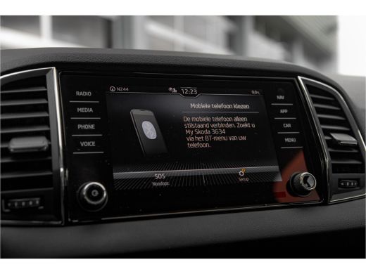 Skoda Karoq 1.5 TSI ACT Business Edition Plus | Trekhaak | Adapt. Cruise | Camera | Carplay ActivLease financial lease