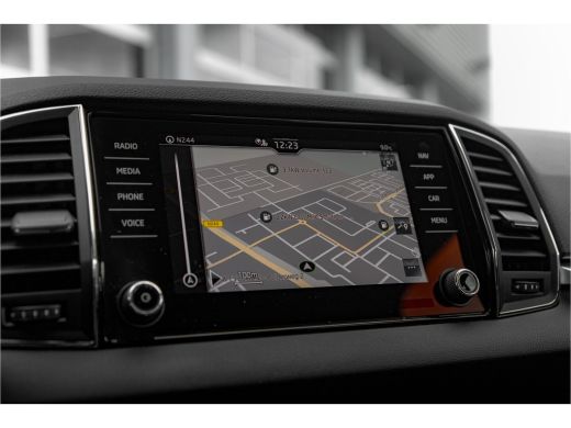 Skoda Karoq 1.5 TSI ACT Business Edition Plus | Trekhaak | Adapt. Cruise | Camera | Carplay ActivLease financial lease