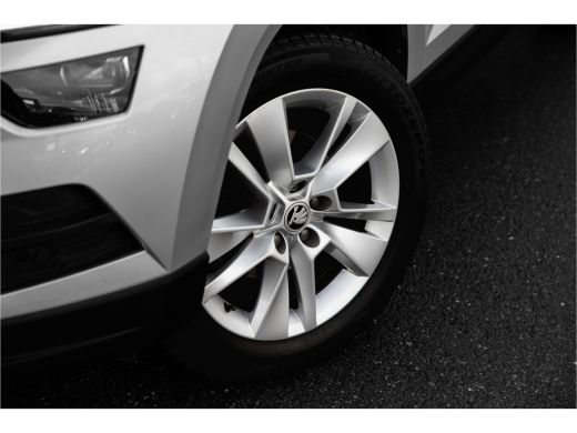 Skoda Karoq 1.5 TSI ACT Business Edition Plus | Trekhaak | Adapt. Cruise | Camera | Carplay ActivLease financial lease